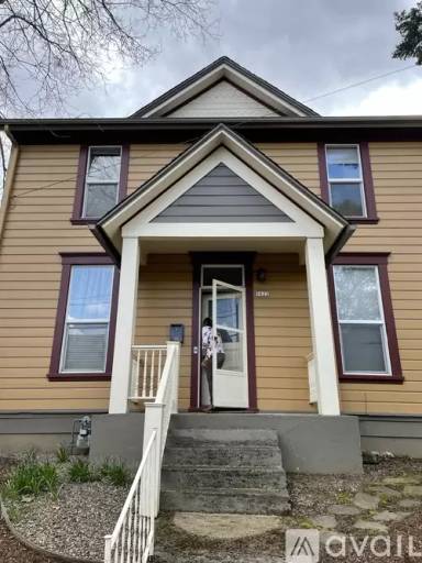 Main picture of 5622 SE Oak St