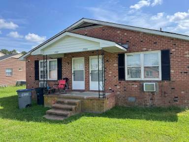 Main picture of 1705 Windsor Dr