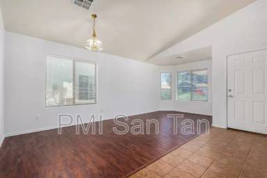 Main picture of 3202 W Mineral Butte Dr