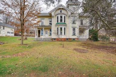 Main picture of 45 Berlin Ave