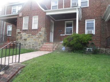 Main picture of 2220 N Rosedale St