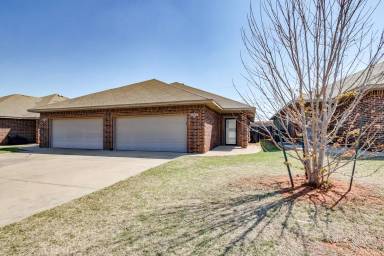 Main picture of 1305 Garden Gate Dr