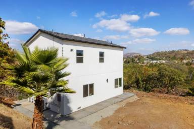 Main picture of 5564 Hamill Ave