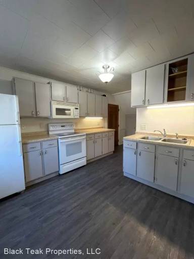 Main picture of 717 W 11th Ave