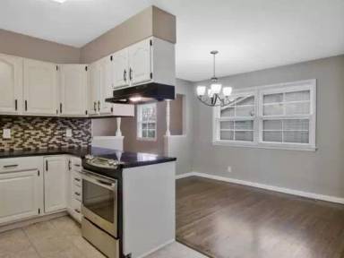 Main picture of 1045 S Wicker St