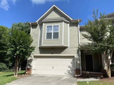 Main picture of 200 Treetop Dr NE