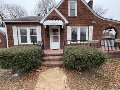 Main picture of 521 Polo Rd