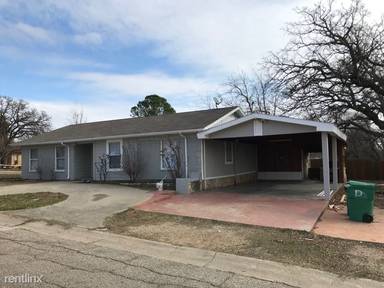 Main picture of 904 Autumn Oak Dr
