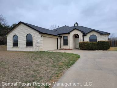 Main picture of 405 Moccasin Dr