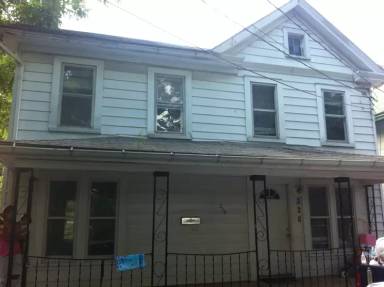 Main picture of 328 Auburn St