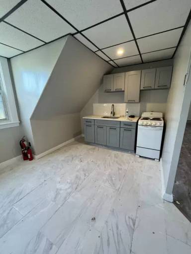 Main picture of 25 S 17th St