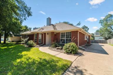 Main picture of 2617 Crockett Dr