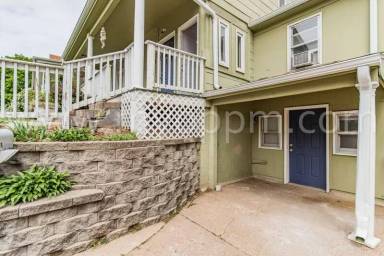 Main picture of 4824 Webster St