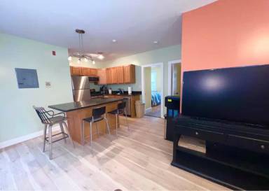 Main picture of 81 America St