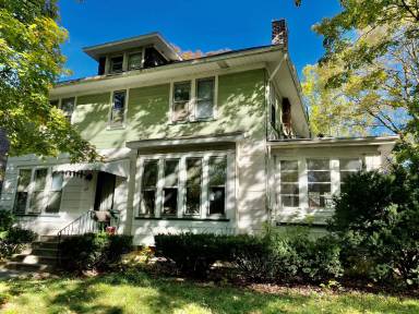Main picture of 402 W High St