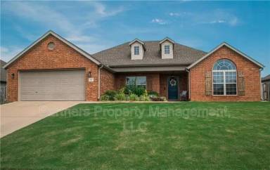 Main picture of 588 N Fox Meadows Ln