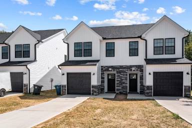 Main picture of 812 Crown Point Dr