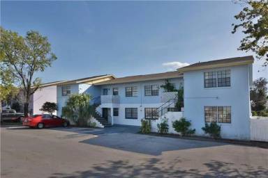 Main picture of 5690 Tomoka Dr