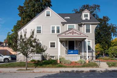 Main picture of 61 Cedar St