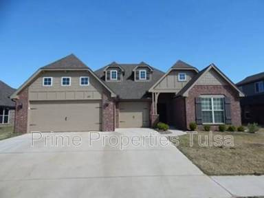 Main picture of 2015 E 132nd Pl S