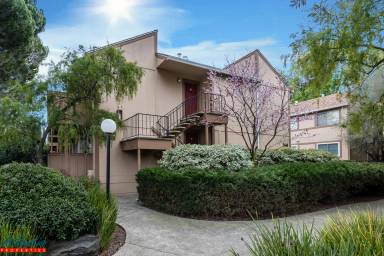 Main picture of 2468 W Bayshore Rd