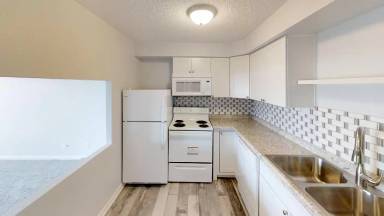 Main picture of 411 Lakewood Cir Apartments