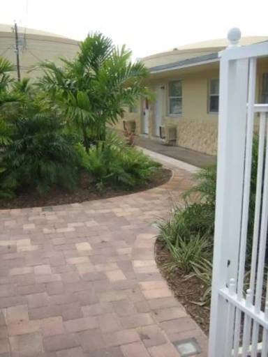 Main picture of 3815 SW 16th St Apartments