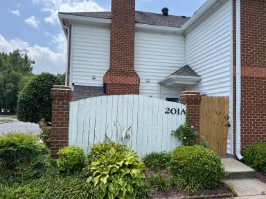 Main picture of 201 Amersham Dr