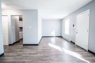 Main picture of 3864 N Kercheval Dr
