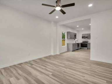 Main picture of 3526 Elsie Faye Heggins St