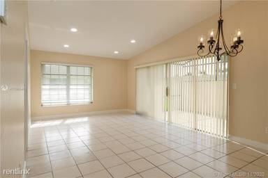 Main picture of 10969 SW 117th Pl