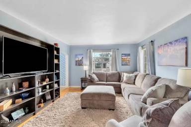 Main picture of 2745 Madison Ave