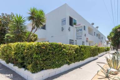 Main picture of 866 N El Centro Ave