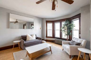 Main picture of 2928 N Maryland Ave