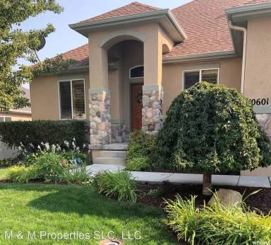 Main picture of 10601 S Pinyon Pines Ct
