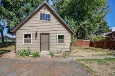 Main picture of 11400 NE 131st St