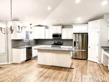 Main picture of 2433 W 2150 N