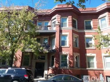 Main picture of 4114 N Clarendon Ave