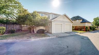 Main picture of 4736 Starbuck Ave