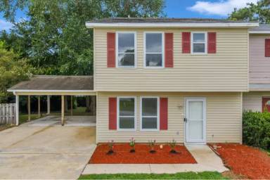 Main picture of 610 Maplewood Dr