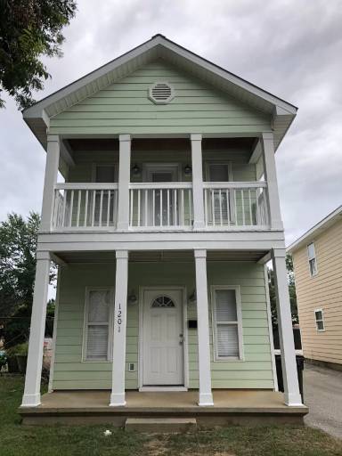 Main picture of 1201 Convent St