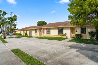 Main picture of 3100 N Dixie Hwy