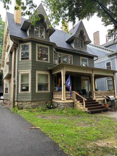 Main picture of 103 Dartmouth St