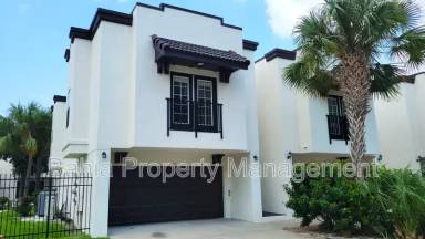 Main picture of 3633 W Everette Ave