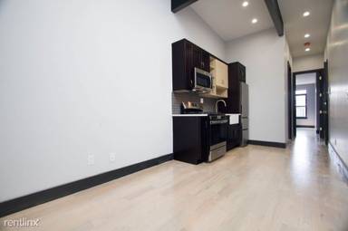 Main picture of 148 Meserole St