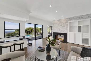 Main picture of 600 Clinton Pl