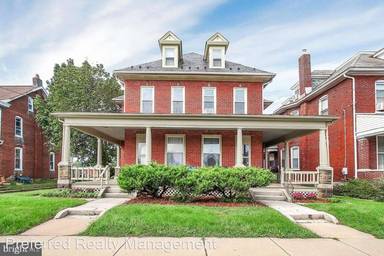 Main picture of 144 N Market St