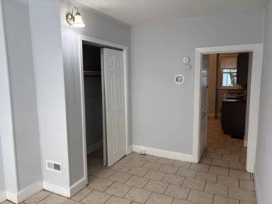 Main picture of 132 W Prescott Aly