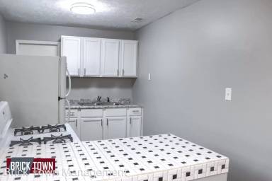 Main picture of 5205 S 21st St