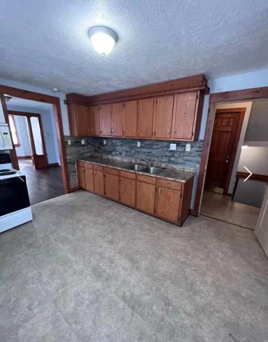Main picture of 4007 E 54th St